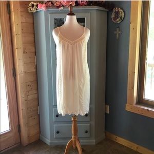 Beautiful ROMANTIC Dress. WOW!!!